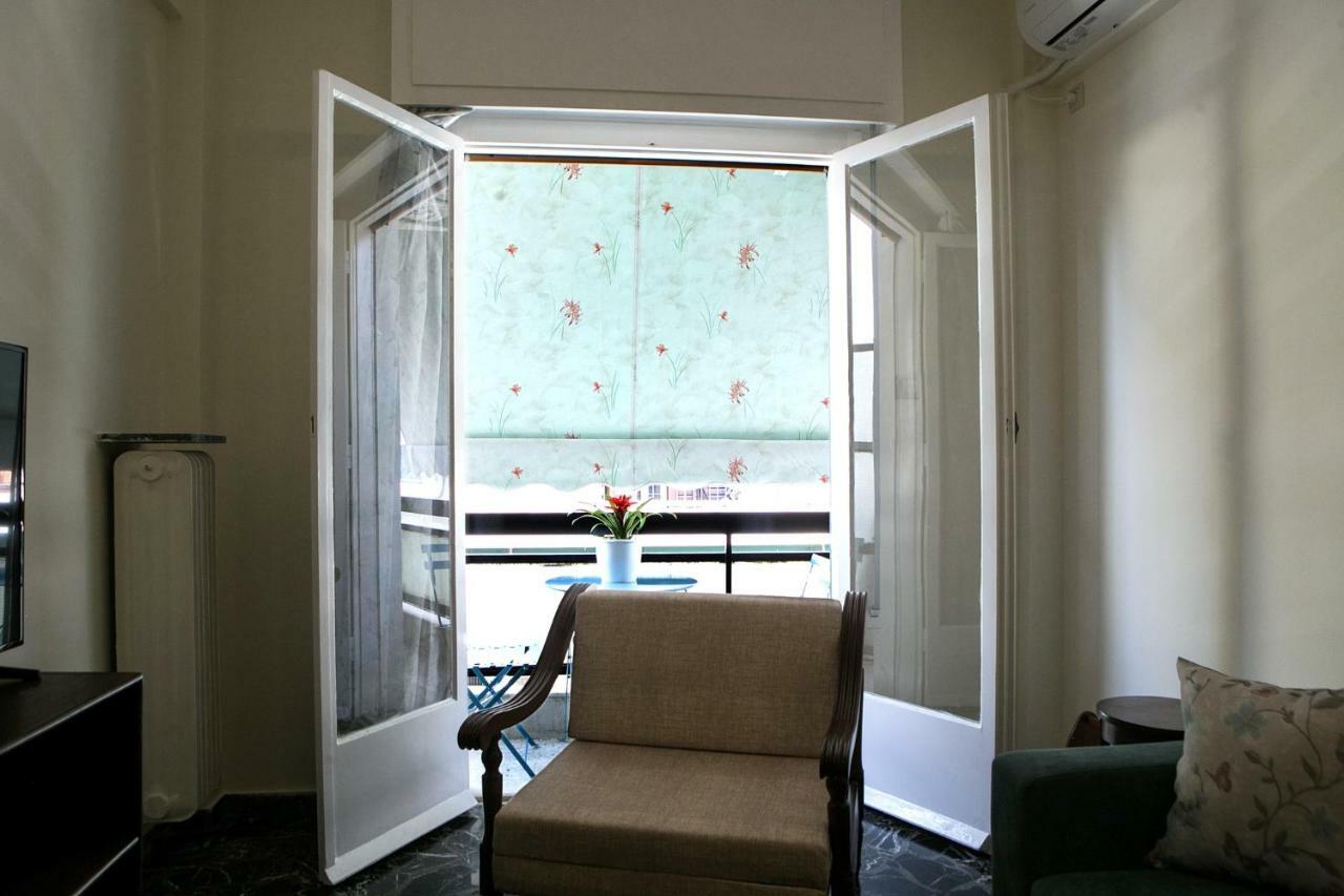 Best House, Larisis Metro, アテネ エクステリア 写真
