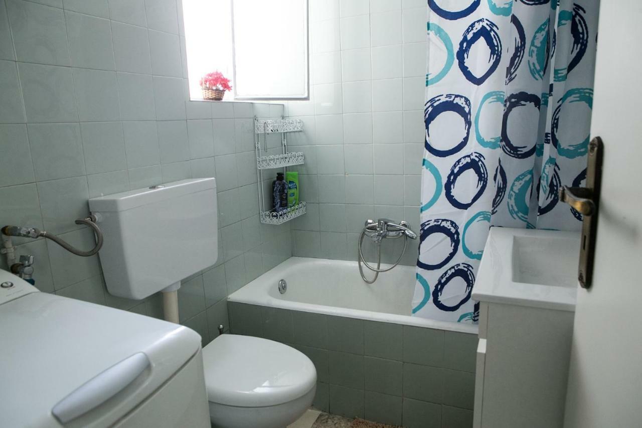 Best House, Larisis Metro, アテネ エクステリア 写真