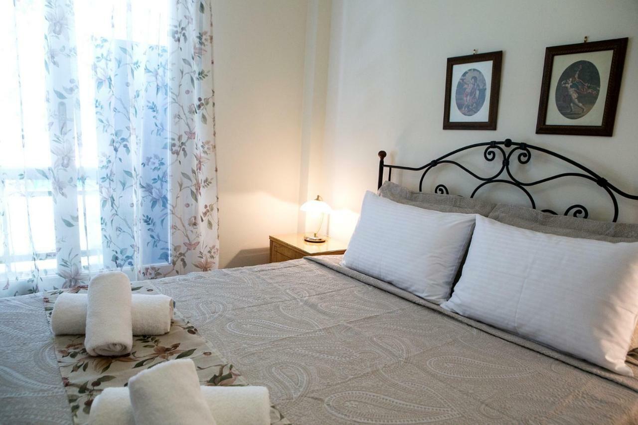 Best House, Larisis Metro, アテネ エクステリア 写真