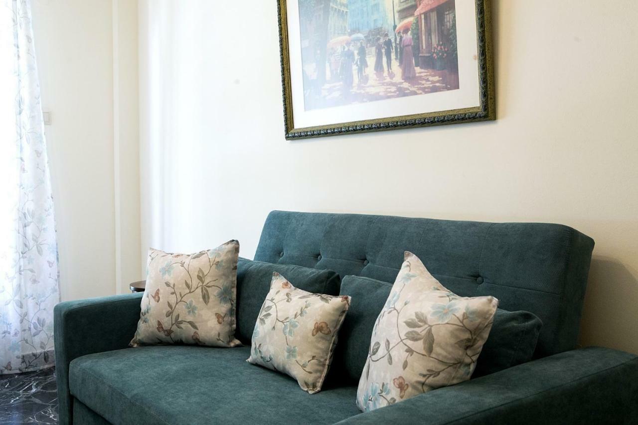 Best House, Larisis Metro, アテネ エクステリア 写真