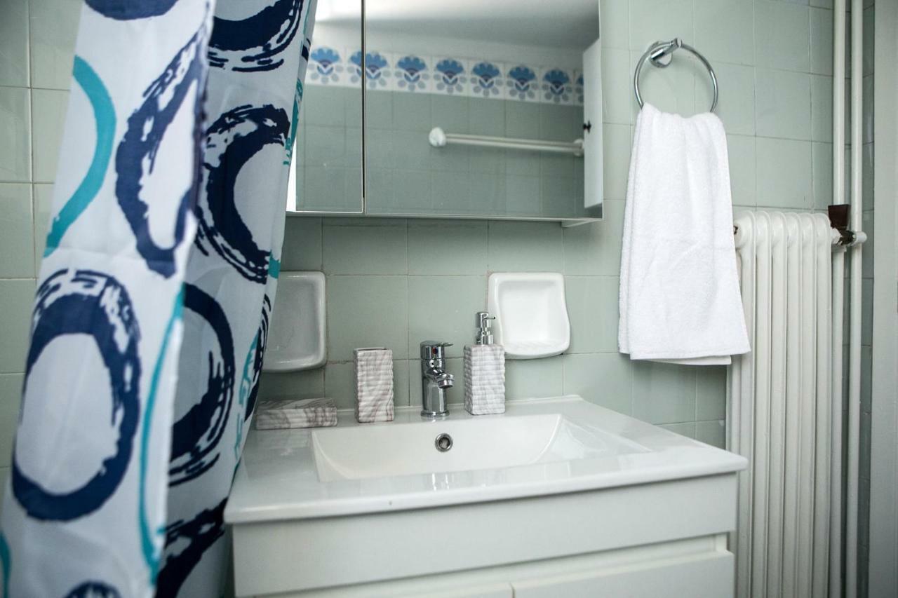 Best House, Larisis Metro, アテネ エクステリア 写真