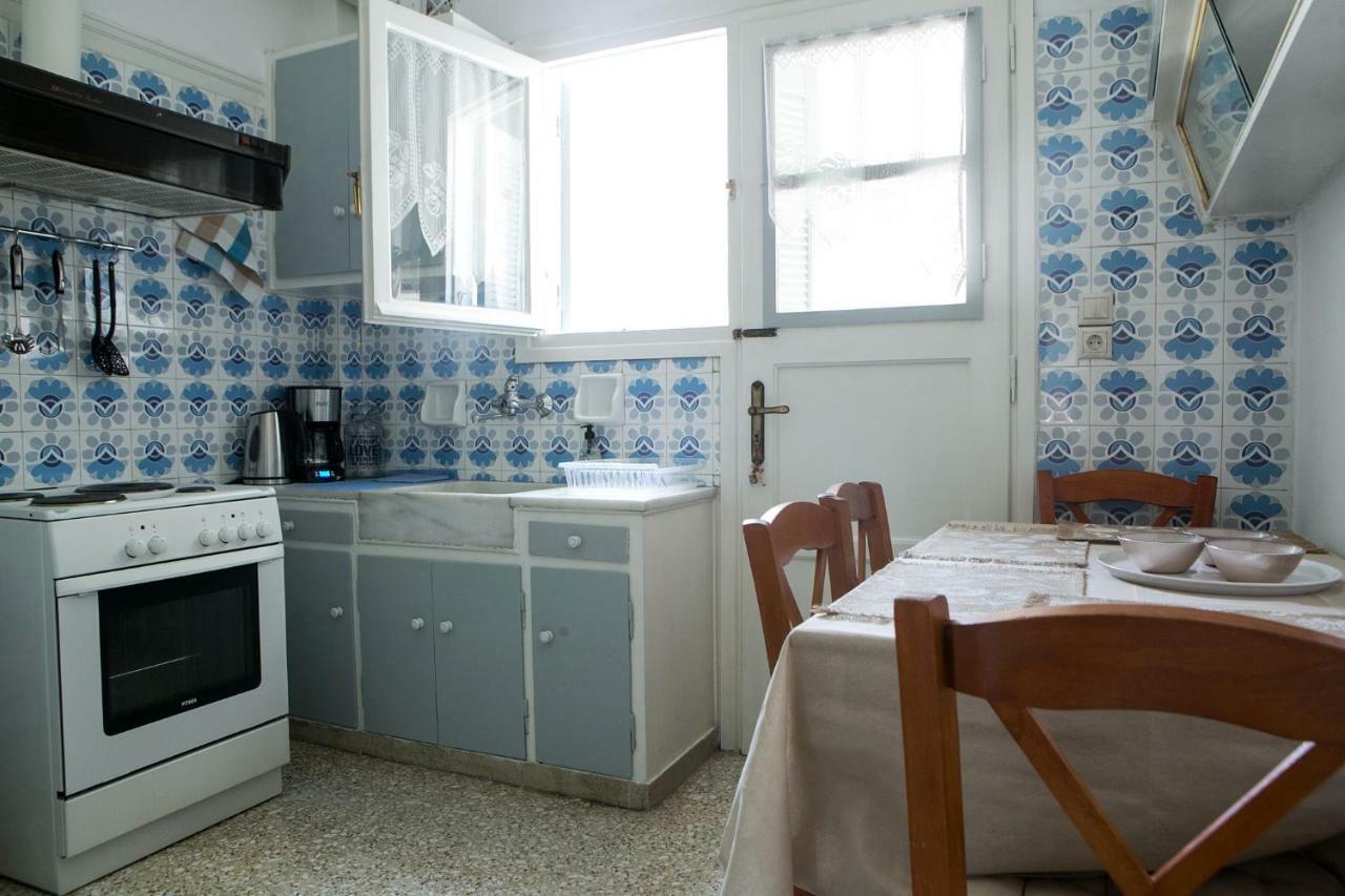 Best House, Larisis Metro, アテネ エクステリア 写真